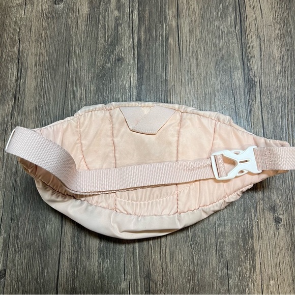 Adidas Light Pink Belt Bag Fanny Pack Front Zipper - Picture 7 of 10